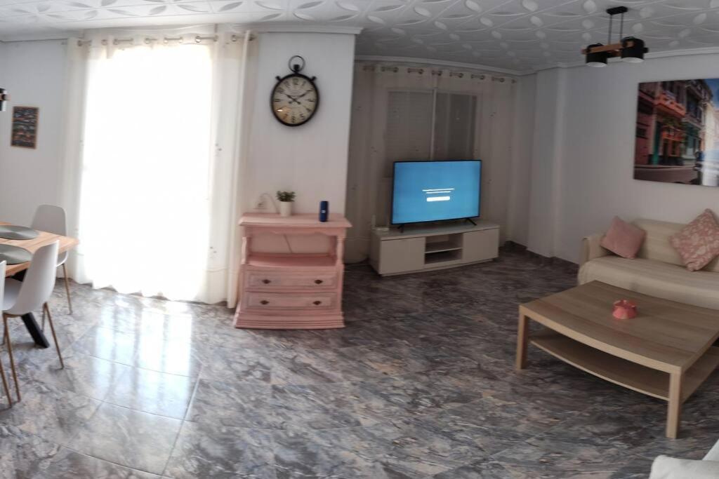 Apartment Great 4 Bedrooms In - Full - 120m2